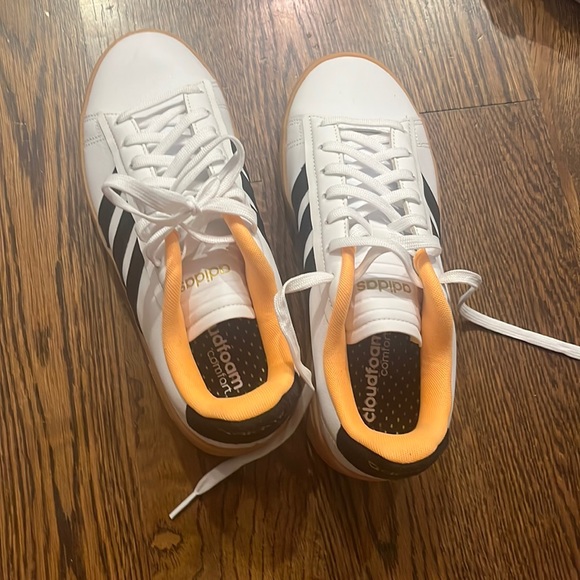Size 7.5 Adidas Shoes - Picture 1 of 6